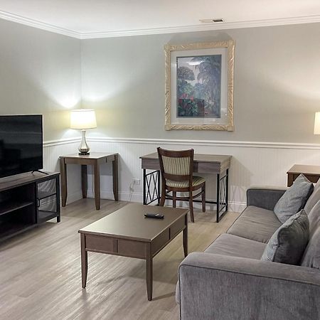 Marco Island Lakeside Inn מראה חיצוני תמונה
