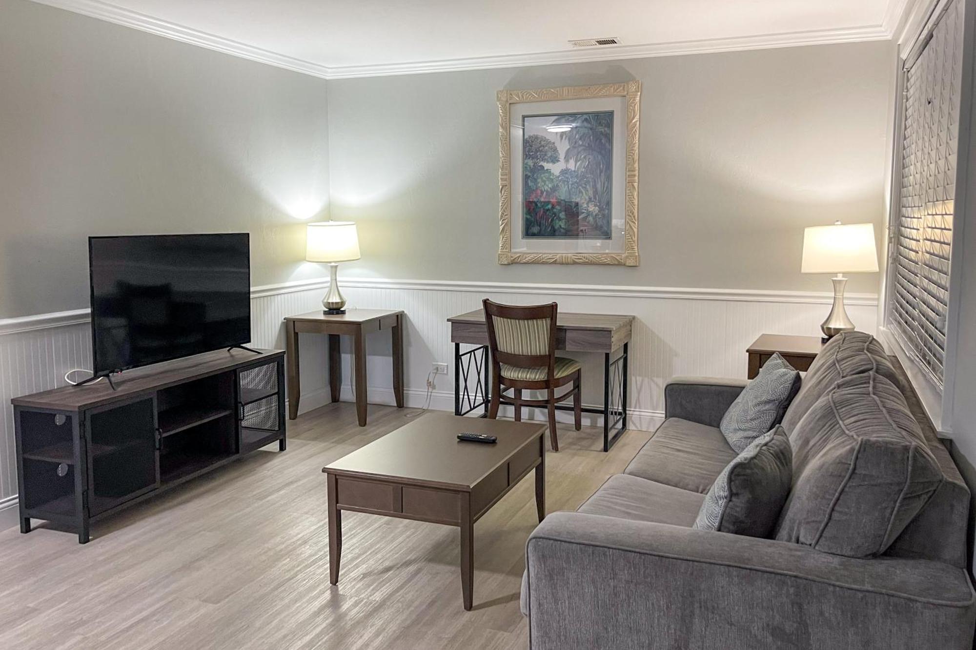 Marco Island Lakeside Inn מראה חיצוני תמונה
